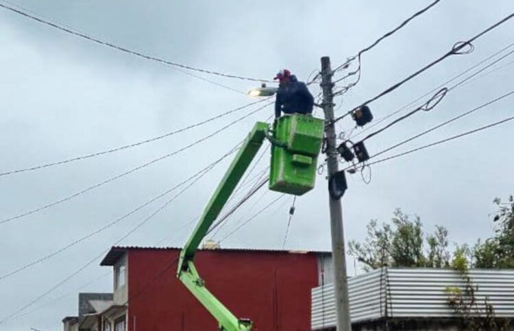 Fortalecen servicios de alumbrado público en San Cristóbal de Las Casas