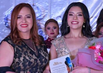 Sancristobalense es coronada Reina de Reinas Chiapas 2025