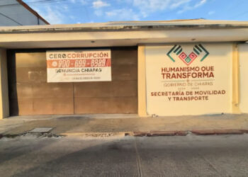 Calcomanías y distintivos no acreditan para operar como unidad de servicio público