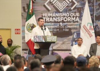 Aparicio Avendaño asiste a la entrega de patrullas y kits policiales a ayuntamientos