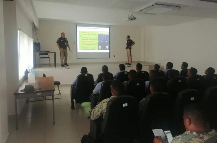 Refuerza SSP la adopción de una cultura vial preventiva con personal de la Semar