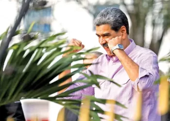 Trump, abierto a hablar con presidente Maduro; mantiene presión en el Caribe