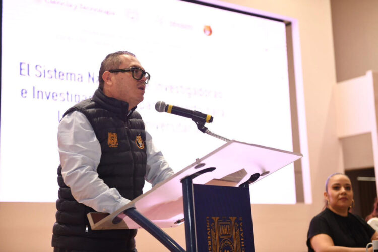 Disertan en la UNACH la conferencia “El sistema nacional de investigadores: espacio abierto para la comunidad universitaria”