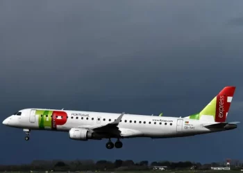 Venezuela vuelve a exigir que se reanuden vuelos tras suspensión masiva