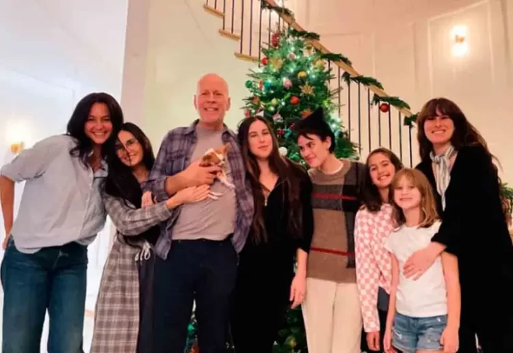 Familia de Bruce Willis se prepara para una Navidad que podría ser la última