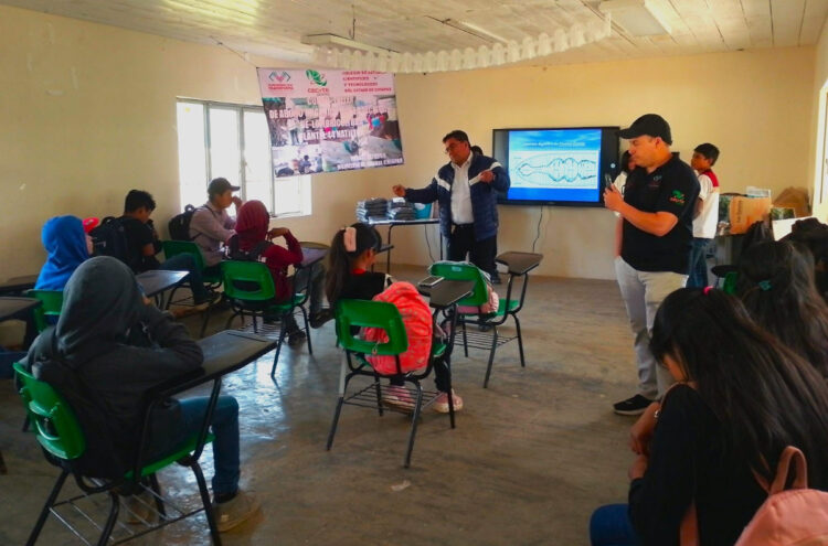 CECyT 44 Natiltón impulsa la formación ambiental con curso de lombricultura