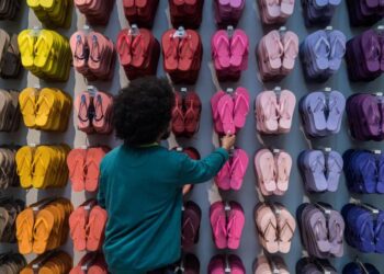 La derecha en Brasil reacciona y promueve boicot contra chanclas Havaianas