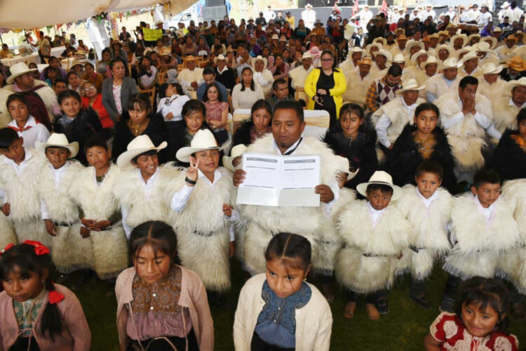 Educación que transforma: Bechijtik 1 obtiene su Clave de Centro de Trabajo después de 6 años de espera