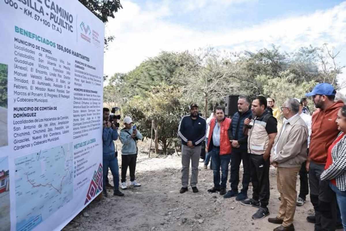 Eduardo Ramírez supervisa obra de conservación del camino Comitán–La Mesilla–Pujiltic