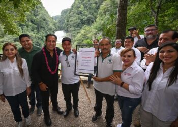 Eduardo Ramírez encabeza Declaratoria de Reserva Natural Comunitaria Cascada El Salto