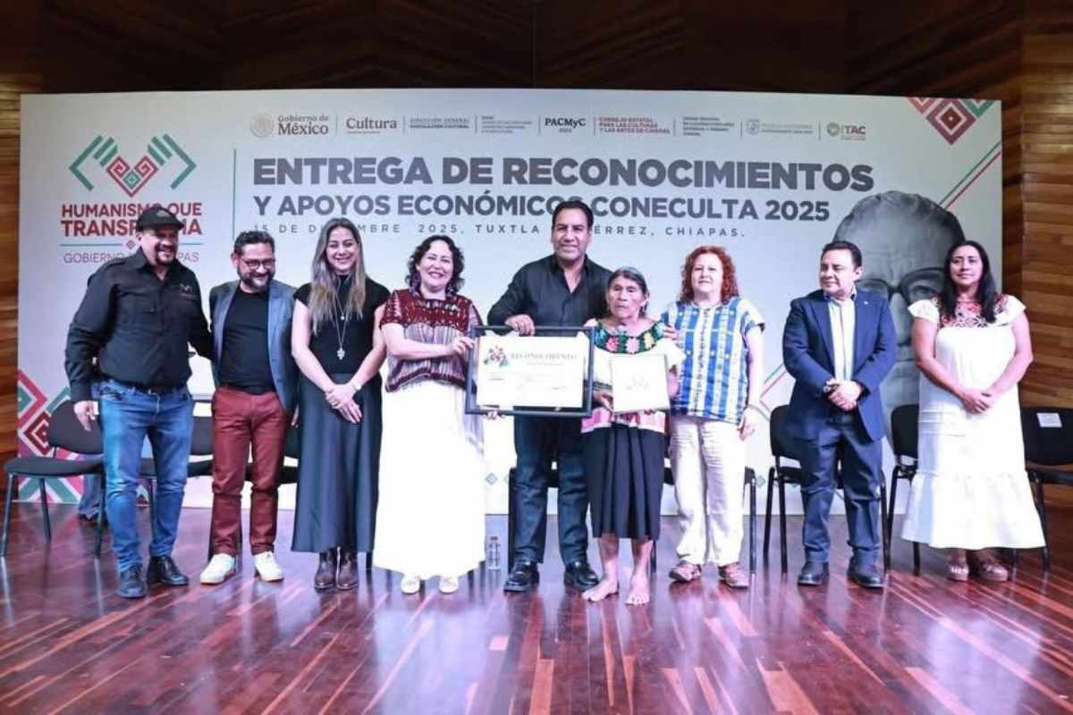 ERA encabeza entrega de reconocimientos y apoyos económicos Coneculta 2025