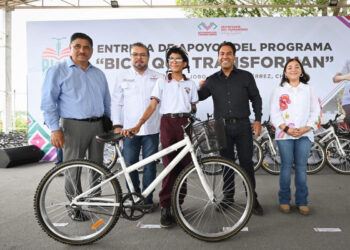 Eduardo Ramírez beneficia a niños y jóvenes con programas A Paso Firme y Bicis que Transforman