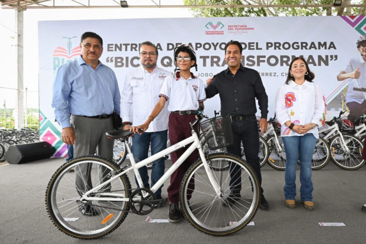 Eduardo Ramírez beneficia a niños y jóvenes con programas A Paso Firme y Bicis que Transforman