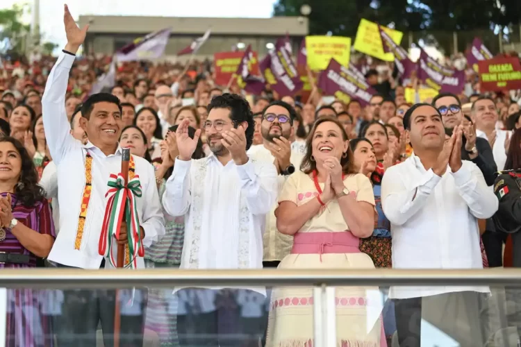 Asiste Eduardo Ramírez al Tercer Informe del gobernador de Oaxaca, Salomón Jara