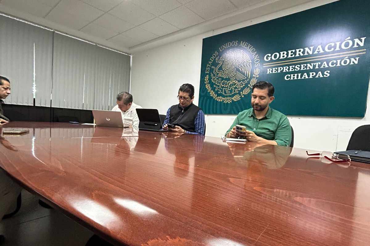 FGE realiza reunión sobre resultados del recorrido de reconocimiento en las colonias La Primavera y El Roblar