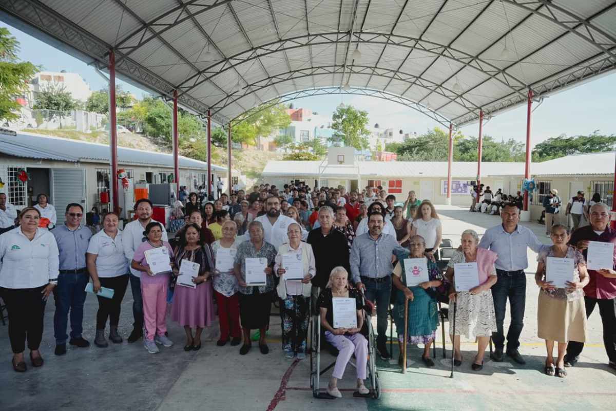 Entregan Icheja y Cecytech becas ‘Rosario Castellanos’ y constancias de alfabetización