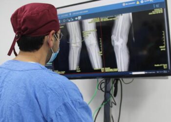 IMSS incorpora cirugía robótica; tecnología permite intervenciones menos invasivas
