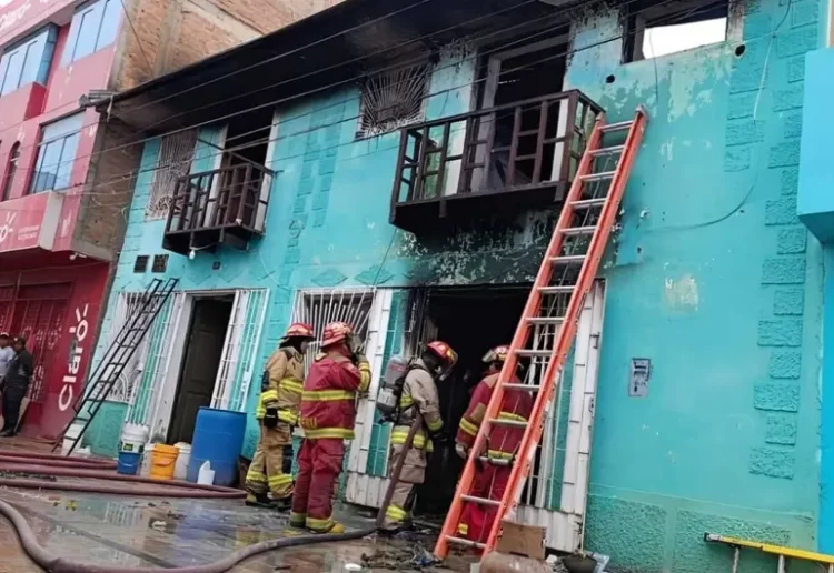 Diez universitarios mueren en incendio en un restaurante en Perú
