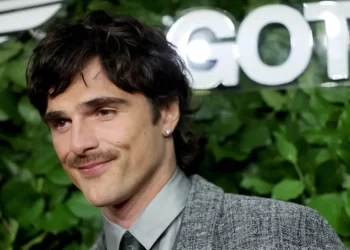 ¿Jacob Elordi se avergüenza de sus primeras películas? El actor critica trilogía que lo hizo famoso