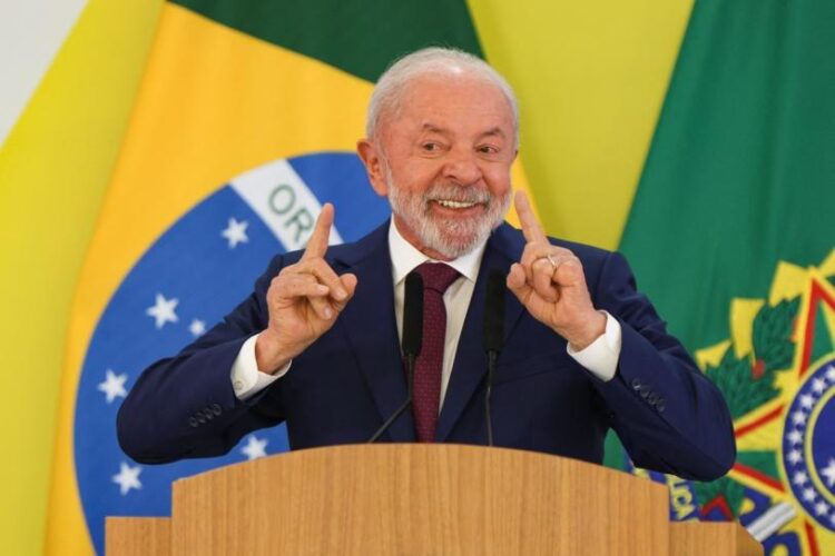 Lula dice que vetará ley que reduce la pena de cárcel de Jair Bolsonaro