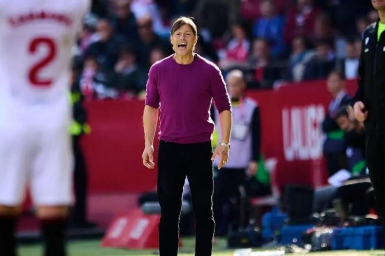 Matías Almeyda defiende a Xabi Alonso