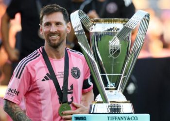 Messi llevó el trofeo de la MLS a la policía