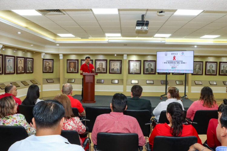 Realizan conferencia en el Poder Judicial para informar y eliminar prejuicios sobre el VIH