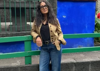 Salma Hayek sorprende en la Casa Azul: así fue su visita al icónico museo de Frida Kahlo