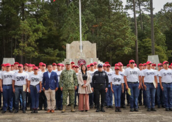 Reconocen el compromiso de la juventud en entrega de cartillas del Servicio Militar Nacional