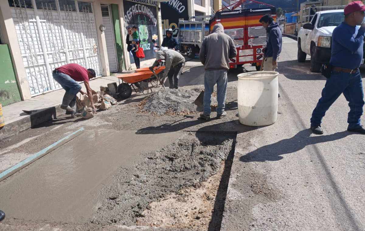 Refuerzan bacheo permanente para mejorar la movilidad urbana en San Cristóbal