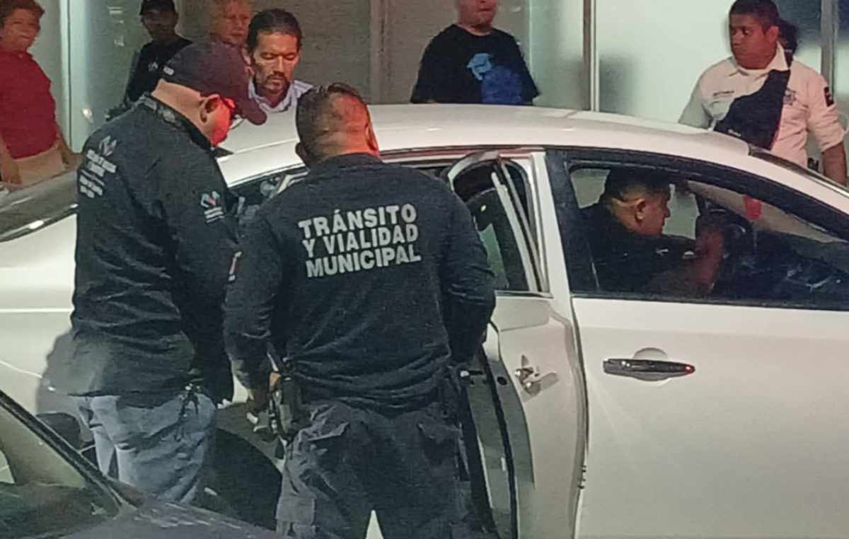 En operativo, aseguran taxi irregular en Tapachula