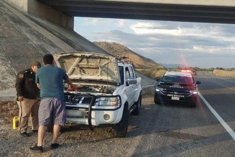 SSP continúa brindando apoyo y auxilio vial en al red estatal de carreteras en Chiapas 