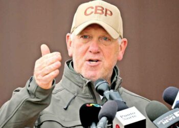 Tom Homan presume 600 mil deportados