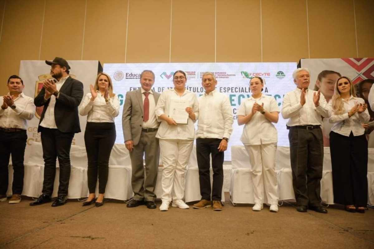 Cecytech entrega mil 300 títulos de especialidad y reafirma su compromiso con la educación técnica