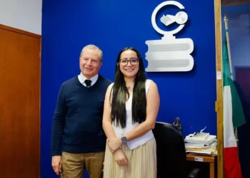 Viridiana Figueroa gestiona recursos internacionales para el Cobach