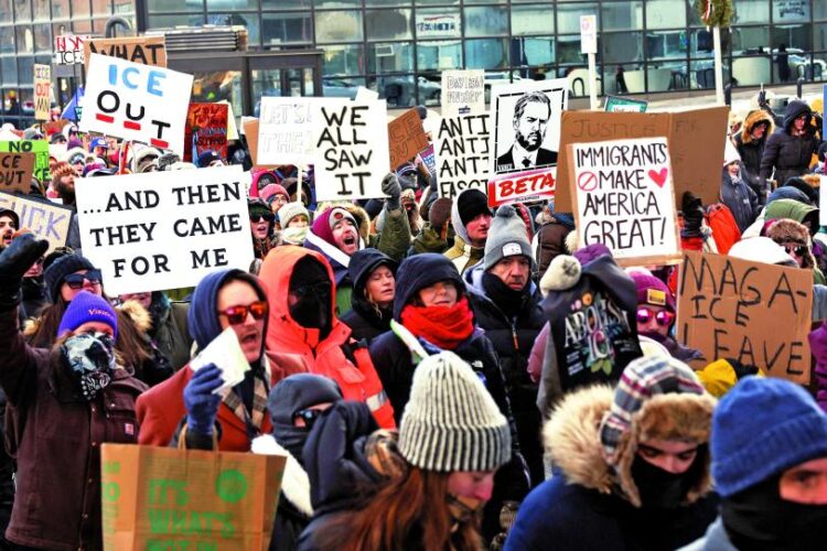 Demócratas señalan chantaje a Minnesota; Obama y Clinton piden alzar la voz