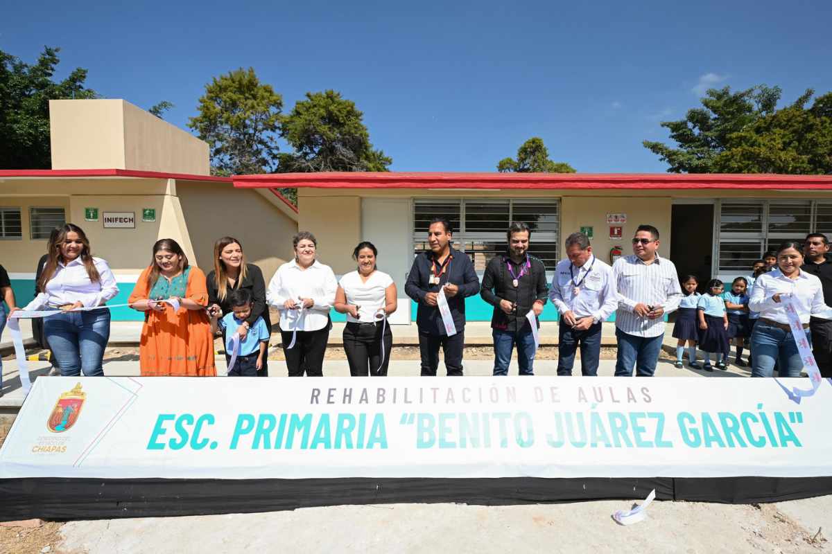 En Ocozocoautla, Eduardo Ramírez refrenda su compromiso con la educación y la alfabetización