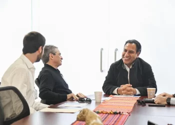 Eduardo Ramírez se reúne con integrantes del Consejo del Grupo San Francisco de Asís