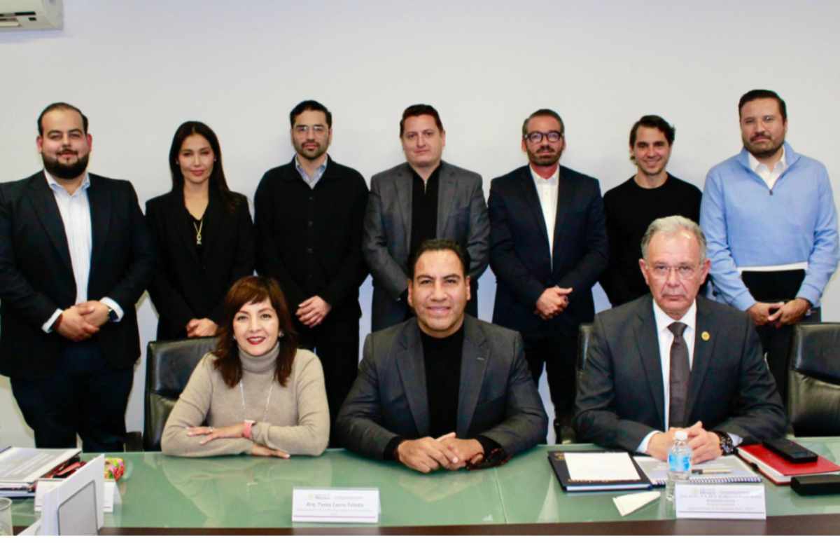 Eduardo Ramírez dialoga con la SICT sobre el proyecto AeroBalam para fortalecer conectividad