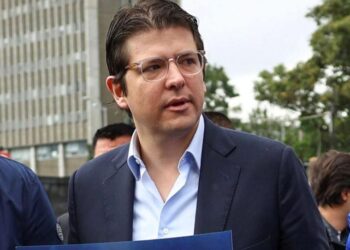 Fiscalía de Colombia imputará a jefe de organismo de protección por caso Miguel Uribe