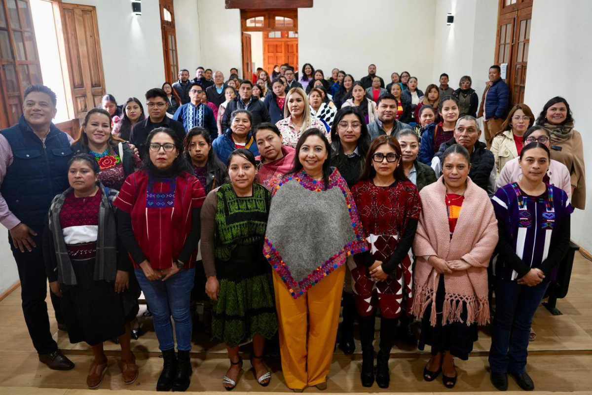 Fiscalía de Justicia Indígena participa en reunión de trabajo con sistemas DIF municipales de la Región V Altos