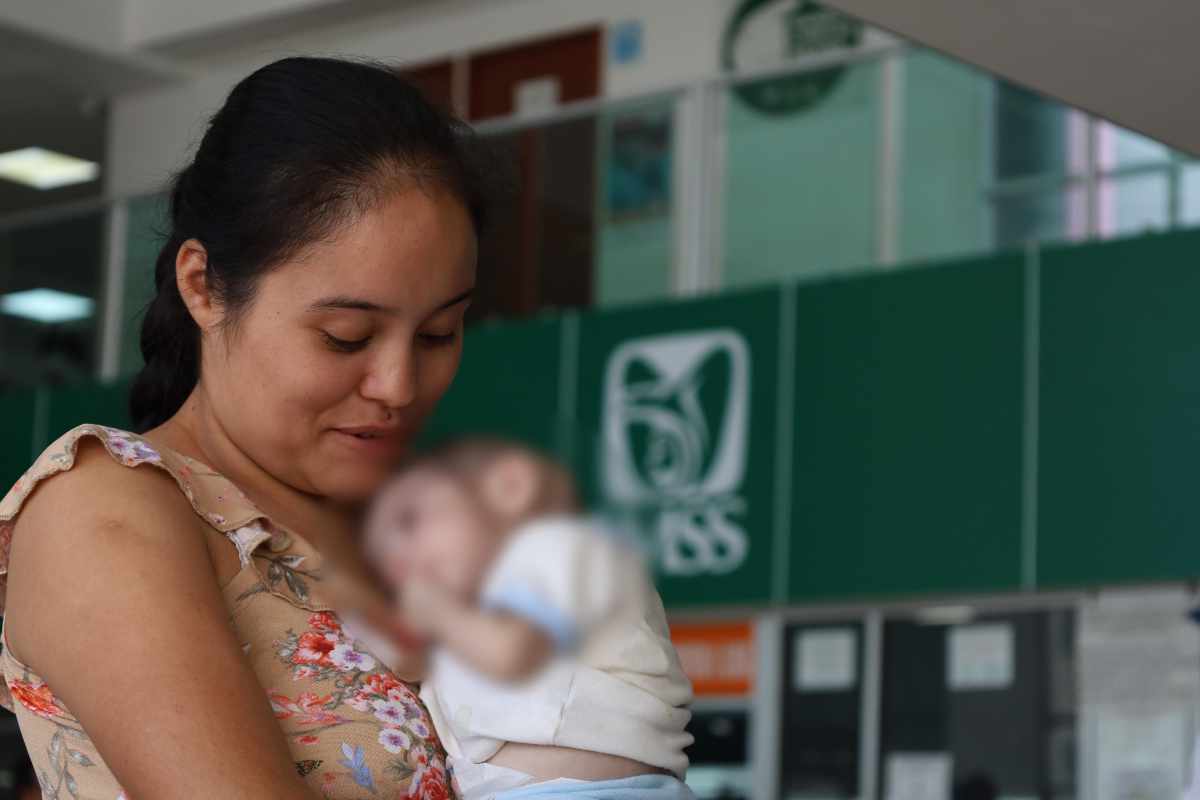 Recibe lactante atención médica integral y procedimientos especializados en clínicas del IMSS en Tapachula