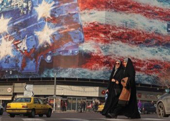 Irán acusa a Washington de buscar desestabilizar la región tras despliegue militar