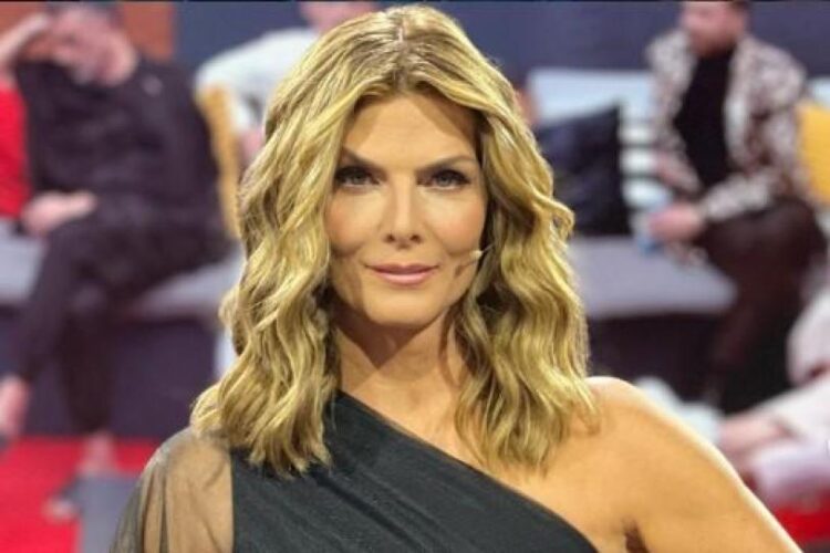 Montserrat Oliver denuncia acto de racismo en EU al intentar comprar un caballo