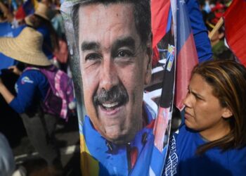 Mujeres chavistas marchan en Venezuela; respaldan a Delcy Rodríguez