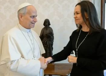 Papa León XIV recibe a María Corina Machado en El Vaticano