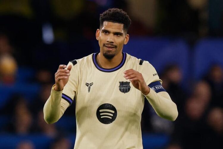 Ronald Araujo vuelve con el Barcelona para la Supercopa de España