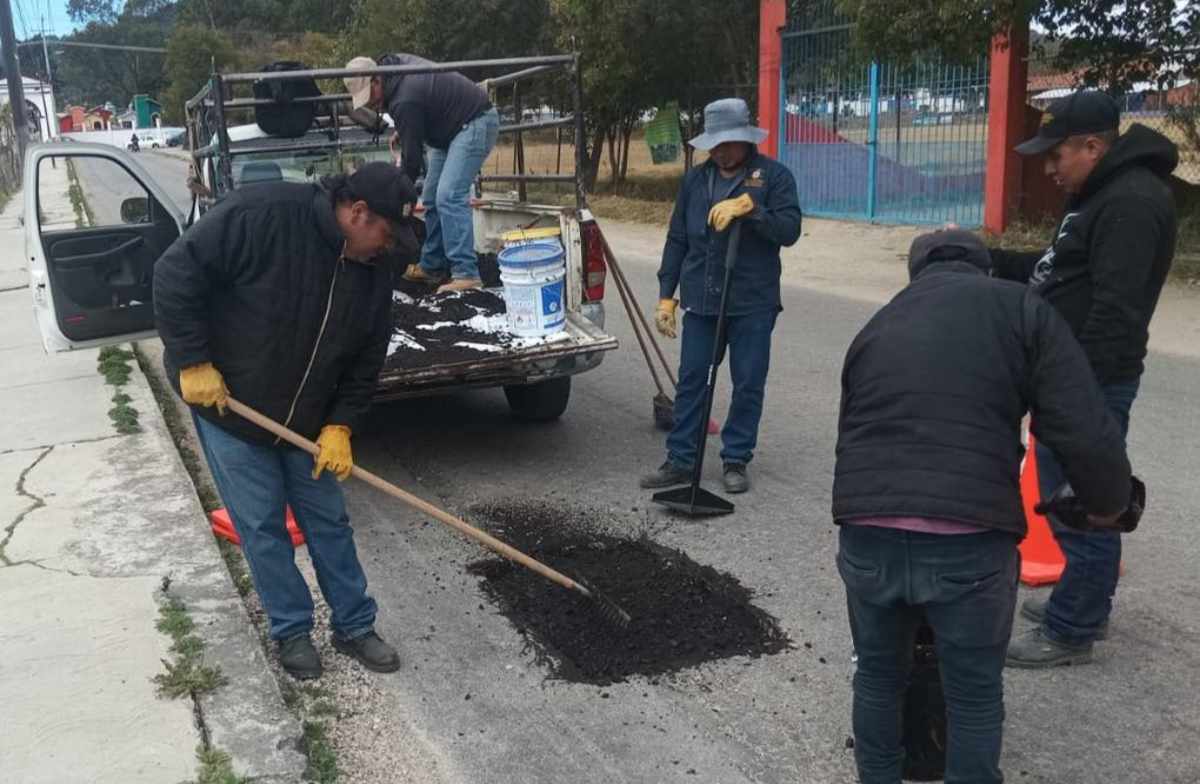 Obras Públicas mantiene atención permanente a baches y alcantarillas en San Cristóbal