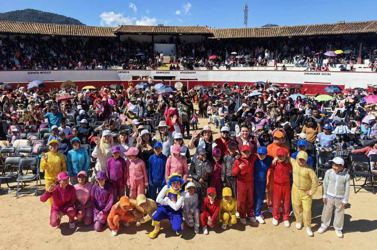 Festival de Reyes llena de alegría a la niñez de San Cristóbal de Las Casas