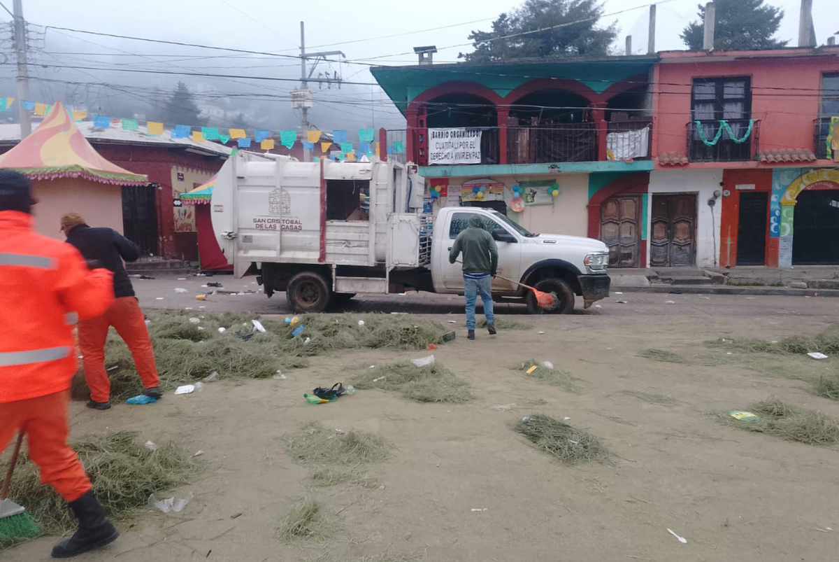 Refuerzan labores de limpieza tras festividades de fin de año en San Cristóbal
